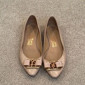 Salvatore Ferragamo Taupe Leather Flats with Giraffe Print Gold Bow